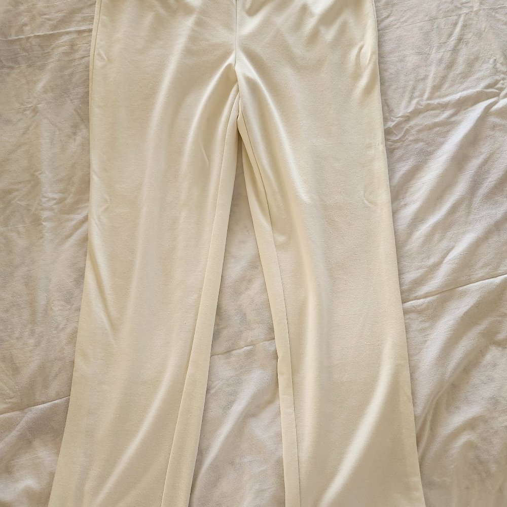 Attyre winter white knit slacks, Large